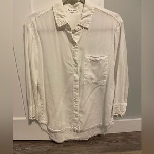 Woman’s Small Bella Dahl top